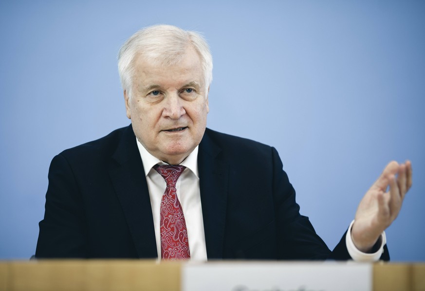 Bundesinnenminister Horst Seehofer CSU im Rahmen der Bundespressekonferenz in Berlin, 27.05.2020 Berlin Deutschland *** Federal Interior Minister Horst Seehofer CSU at the Federal Press Conference in  ...