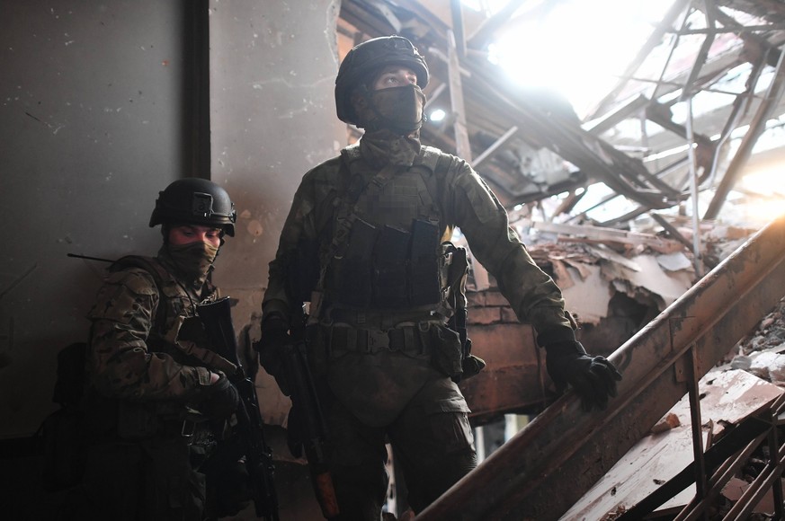 Russia Ukraine Military Operation Wagner Group 8438223 19.05.2023 Service members of Russia s private military company Wagner Group are seen at a position in Artyomovsk, also known as Bakhmut, as Russ ...