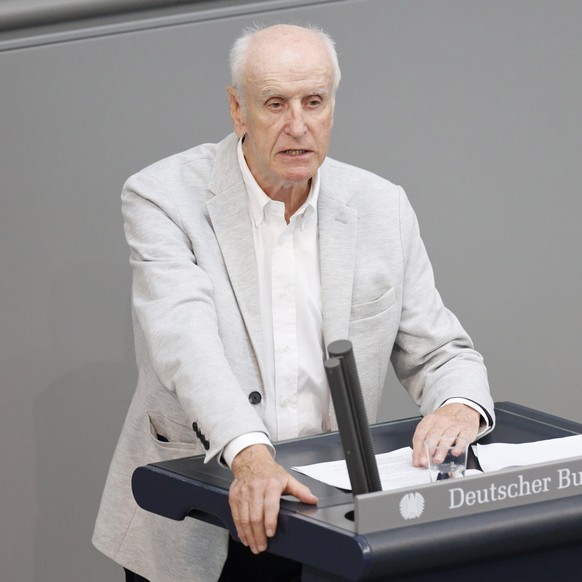 Albrecht Glaser in der 237. Sitzung des Deutschen Bundestages im Reichstagsgebäude. Berlin, 25.06.2021