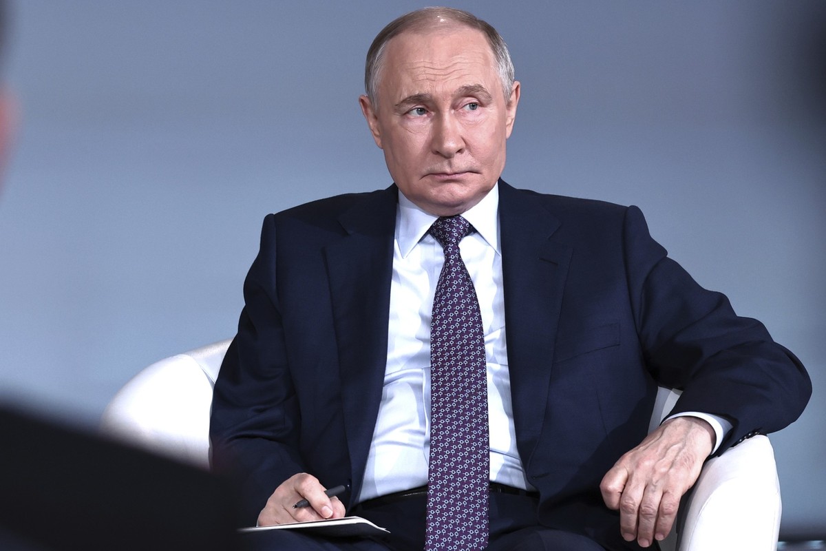 Russian President Vladimir Putin attends the educational marathon at the Victory Museum on Poklonnaya Gora in Moscow, Russia, Wednesday, April 30, 2025. (Alexander Kazakov, Sputnik, Kremlin Pool Photo ...
