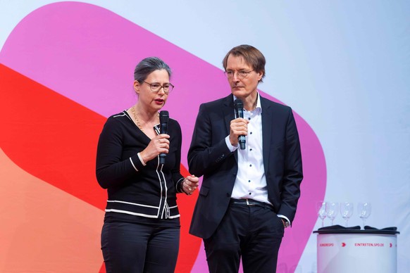 Gescheiterte Kandidatur auf den Parteivorsitz: Karl Lauterbach im Herbst 2019 neben SPD-Umweltpolitikerin Nina Scheer. 