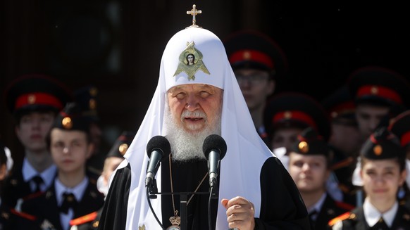 DIESES FOTO WIRD VON DER RUSSISCHEN STAATSAGENTUR TASS ZUR VERFÜGUNG GESTELLT. [MOSCOW, RUSSIA - MAY 30, 2022: Patriarch Kirill of Moscow and All Russia speaks during an annual parade held by the Mosc ...