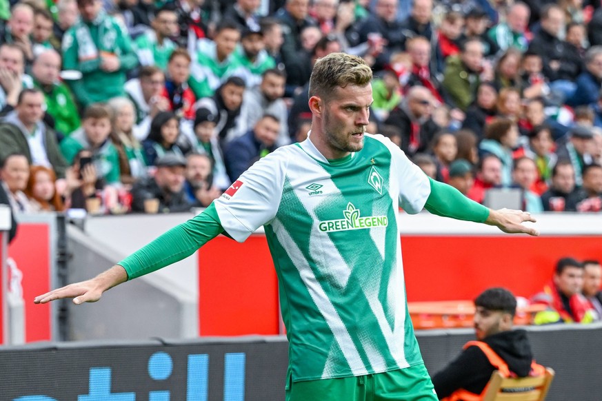 GER, Bayer Leverkusen vs. SV Werder Bremen / 17.09.2022, BayArena , Leverkusen , GER, Bayer Leverkusen vs. SV Werder Bremen im Bild / picture shows Marvin Ducksch SV Werder Bremen 7 streckt die Arme n ...