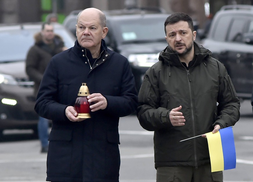 KYIV, UKRAINE - DECEMBER 2, 2024 - President of Ukraine Volodymyr Zelenskyy R and Federal Chancellor of the Federal Republic of Germany Olaf Scholz are in Maidan Nezalezhnosti to pay tribute to the pe ...