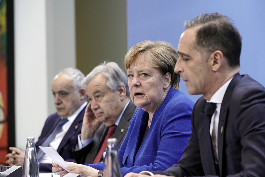 Bundeskanzlerin Angela Merkel (CDU) neben Heiko Maas (r, SPD), Außenminister von Deutschland, Ghassan Salame (l), UN-Sonderbeauftragter für Libyen, und Antonio Guterres (2.v.l.),
