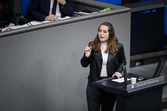 Emilia Fester, Buendnis 90/Die Gruenen, aufgenommen bei einer Rede zur Thema Impfplicht gegen SARS-CoV-2 im Deutschen Bundestag in Berlin, 17.03.2022.