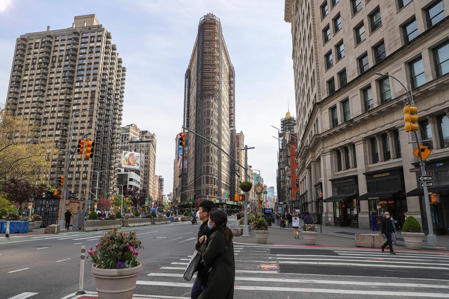 April 25, 2020, New York, New York, United States: Atmosphere in the Flatiron District in Manhattan in New York City in the United States. New York City is the epicenter of the Coronavirus pandemic Ne ...