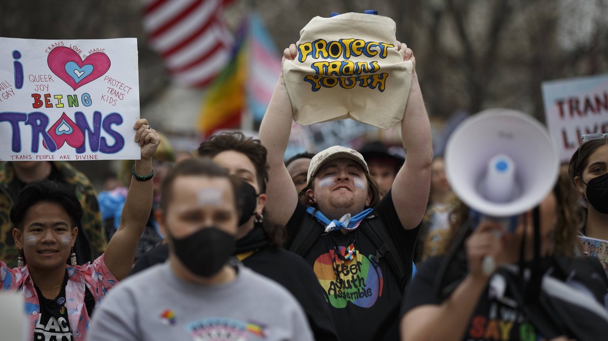 Die Rechte für queere und trans* Menschen sind in vielen Teilen der USA stark beschnitten. Überall gehen Menschen immer wieder auf die Straße, um für ihre Rechte einzustehen.