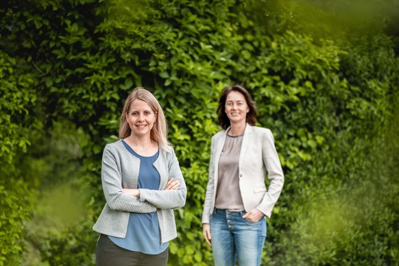 Grüner Zeitgeist? Katarina Barley (r.) und Verena Hubertz sind der Meinung, dass es leicht ist, aus der Opposition heraus die Regierungsarbeit zu kritisieren.
