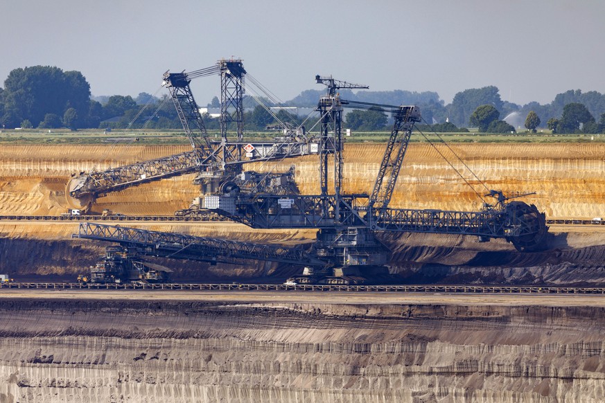 Ein Braunkohlebagger im Tagebau Garzweiler bei Köln.