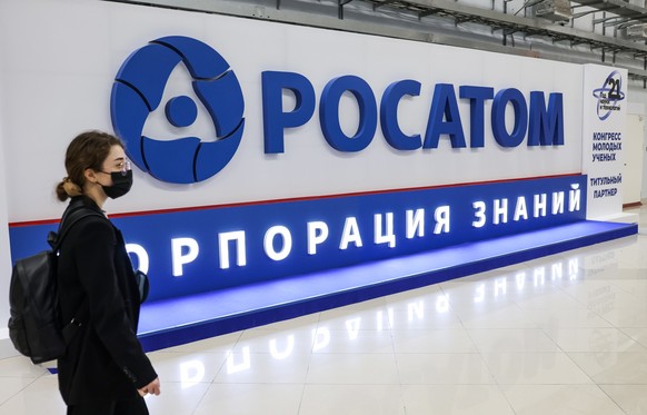 December 8, 2021, Sochi, Russia. The logo of the Russian State Atomic Energy Corporation Rosatom. xkwx business logo, state, brand, russian, mining, company logo, phone, background, mobile phone, uran ...