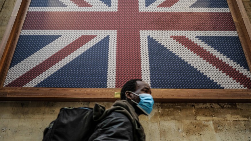 No trains are allowed from the UK to France because Paris, like several other countries, is suspending all travel from the UK following the emergence of an - uncontrollable - strain of coronavirus. PU ...
