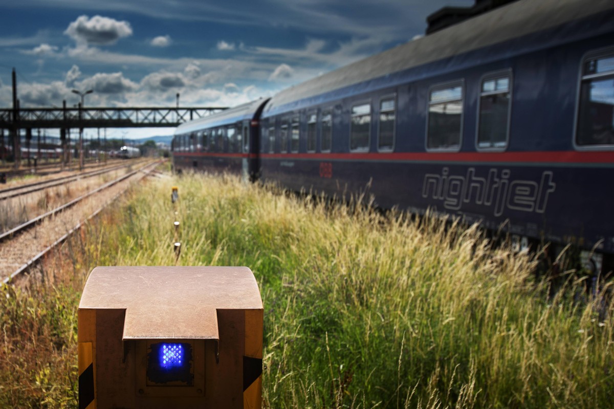 Ein ÖBB-Nachtzug von außen.