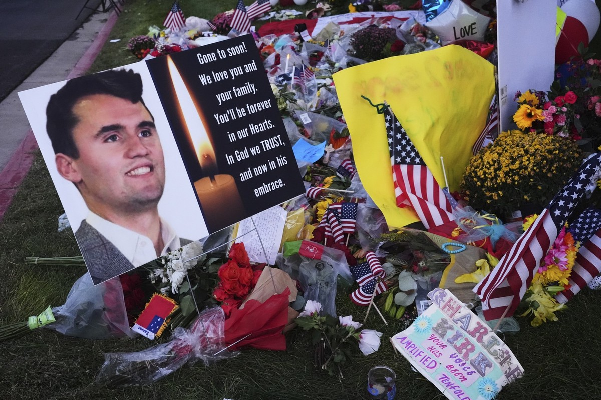A memorial for Turning Point USA CEO and co-founder Charlie Kirk is seen at Utah Valley University, Saturday, Sept. 13, 2025, in Orem, Utah. (AP Photo/Lindsey Wasson)