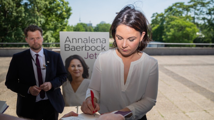 17.06.2021, Berlin: Annalena Baerbock, Kanzlerkandidatin und Bundesvorsitzende von B