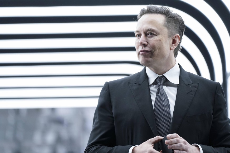 Tesla Delivery Day - Eroeffnung der Tesla-Gigafactory in Gruenheide in der Naehe von Berlin Aktuell, 22.03.2022, Gruenheide, Elon Musk Tesla-Chef im Portrait beim Tesla Delivery Day zur Eroeffnung und ...