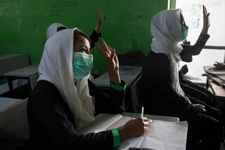 Ob Mädchen in Afghanistan auch unter den Taliban weiterhin Schulen besuchen dürfen, ist eine der bangen Fragen.