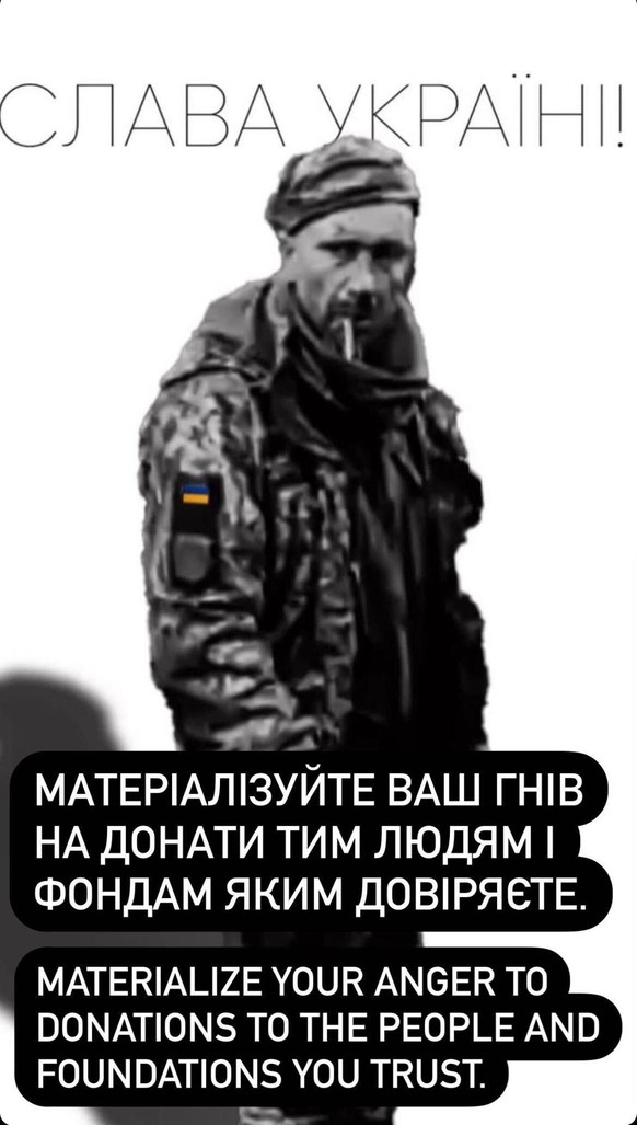 Ukraine: Soldat wird Opfer von russischem Kriegsverbrechen. &quot;&quot;Slawa Ukrajini&quot; sind seine letzten Worte, dann wird der unbewaffnete Mann mit dutzenden Schüssen ermordet.