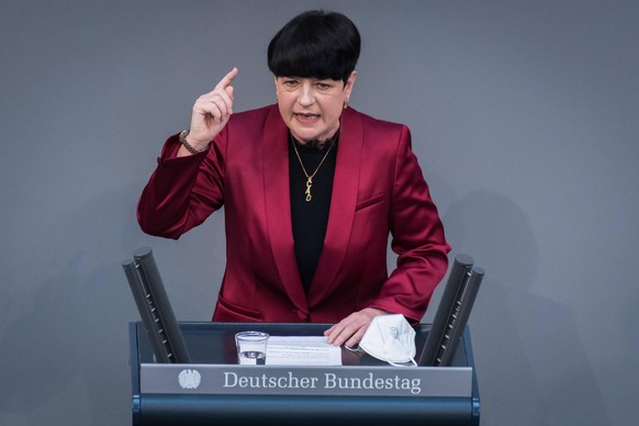 Berlin, Plenarsitzung im Bundestag Christine Aschenberg-Dugnus FDP w
