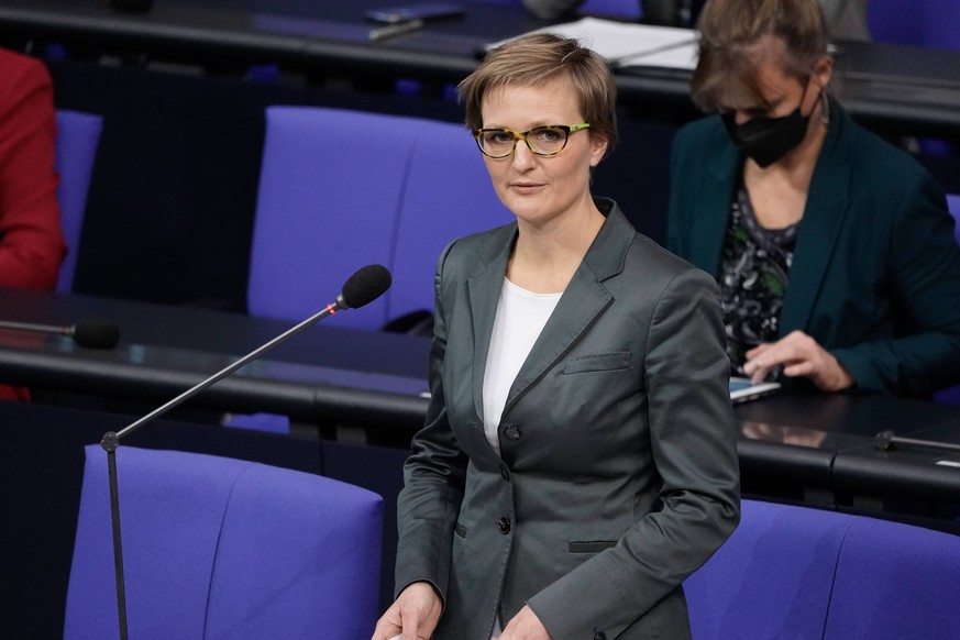 13. Bundestagssitzung und Debatte Aktuell,26.01.2022 Berlin, Dr. Franziska Brantner von der Partei Buendnis 90/Die Gruenen im Portrait bei der Fragestunde bei der 13. Sitzung des Deutschen Bundestag i ...