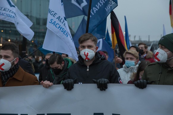Mitglieder der Jungen Alternative (JA) bei einem Corona-Protest im Dezember 2021.