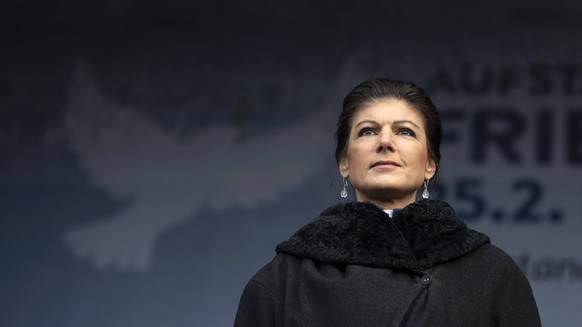 Sahra Wagenknecht - Aufstand fuer Frieden DEU, Deutschland, Germany, Berlin, 25.02.2023 Sahra Wagenknecht Partei die Linke auf der Demonstration der deutschen Friedensbewegung unter dem Motto Aufstand ...