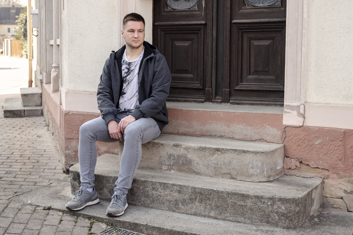Lucas Sielaff poses for a photo in Bad Bibra, Germany, Thursday, March 20, 2025. (AP Photo/Stella Weiss)