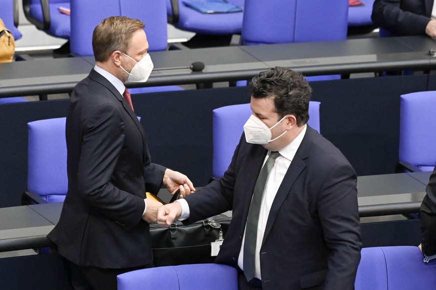 Christian Lindner und Hubertus Heil in der 23. Sitzung des Deutschen Bundestages im Reichstagsgebäude. Berlin, 22.03.2022