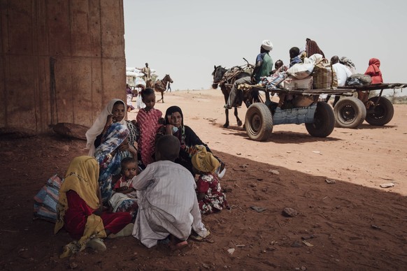 - Sudanese refugees in Chad - 22/06/2024 - chad / Adre - This family has just arrived from Sudan. The baby is suffering from acute malnutrition. Adre border area, June 22, 2024. PUBLICATIONxNOTxINxFRA ...