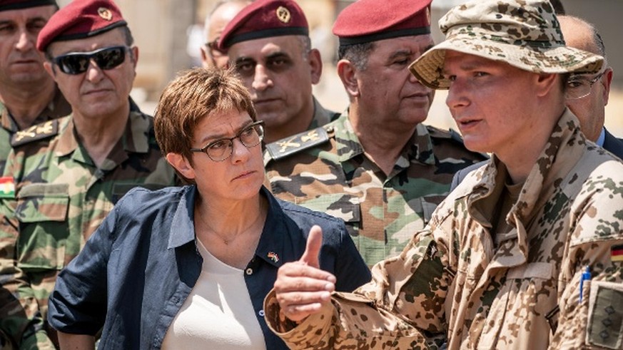 Annegret Kramp-Karrenbauer besucht Bundeswehrsoldaten im Irak: Sollten deutsche Truppen nach Syrien entsandt werden?