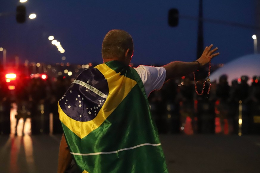 Brasilien, Anhänger des Ex-Präsidenten Jair Bolsonaro stürmen mehrere Regierungsgebäude in Brasilia BRASÍLIA, DF - 08.01.2023: TERRORISMO ANTIDEMOCRÁTICO EM BRASÍLIA - This Sunday 8 Bolsonarista terro ...