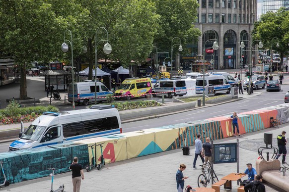 June 8, 2022, Berlin, Germany: A car plowed into a group of people on June 8, 2022, killing one person and injuring several others. (Credit Image: Â© Michael Kuenne/PRESSCOV via ZUMA Press Wire