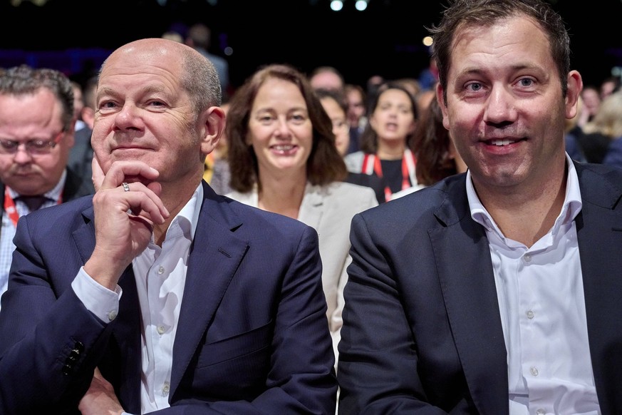 Olaf Scholz Lars Klingbeil auf dem SPE Kongress EUR, Deutschland, Berlin, 15.10.2020: Unter dem Motto Mit Mut.Für Europa kommen die Partei- und Regierungschefs sowie Deligierte der sozialdemokratische ...