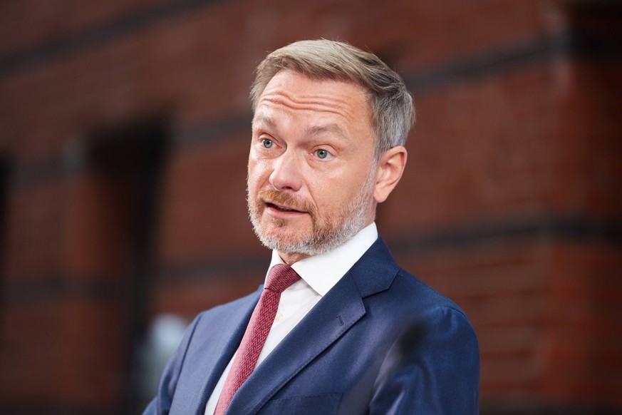 Bundesvorsitzenden Christian Lindner, FDP, bei der Pressekonferenz nach den Landtagswahlen in Niedersachsen im Hans Dietrich Genscher Haus am 10.10.2022 in Berlin. Christian Lindner bei PK nach Nieder ...