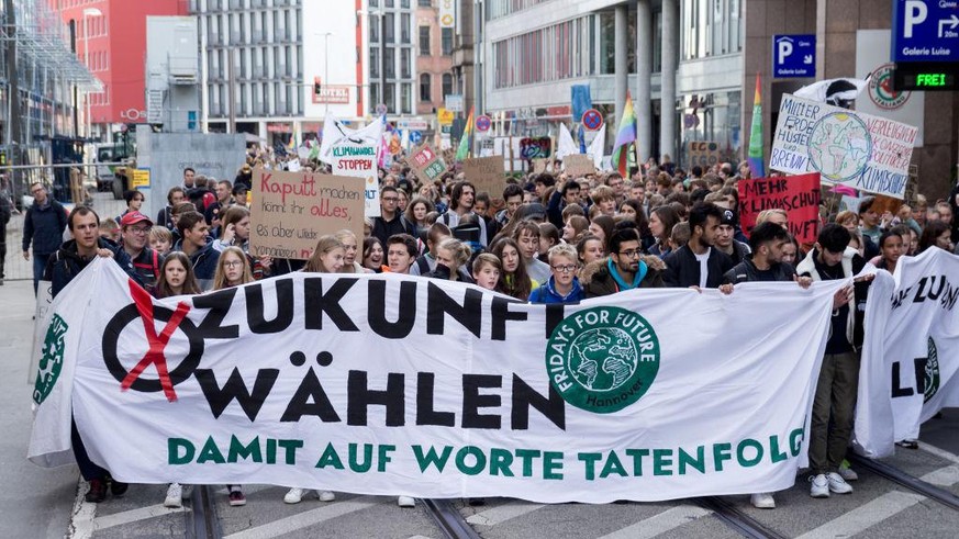 On the occasion of the Lord Mayor election next Sunday, the &#039;Fridays for Future&#039; movement put its demo on 25 October 2019 in Hannover, Germany, under the motto &#039;Vote for the future&#039 ...