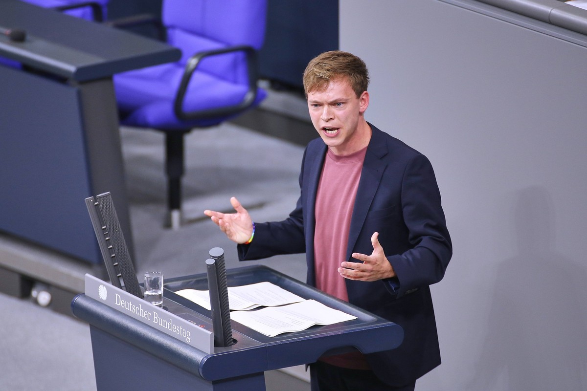Berlin, Deutschland, 26.06.2025: Deutscher Bundestag: 14. Bundestagssitzung: Timon Dzienus, Gr�ne *** Berlin, Germany, 26 06 2025 German Bundestag 14 Bundestag session Timon Dzienus, Greens Copyright: ...