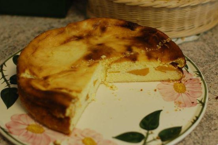 Kuchen statt Corona-Demo: Auf Twitter haben die Nutzer einen Hashtag gekapert.