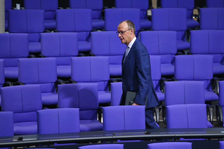 Berlin, Deutschland, 30.01.2025: Deutscher Bundestag: 210. Bundestagssitzung: CDU-Chef Friedrich Merz kommt rein *** Berlin, Germany, 30 01 2025 German Bundestag 210 Bundestag session CDU leader Fried ...