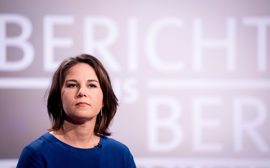 Annalena Baerbock, Parteichefin und Kanzlerkandidatin von Bündnis 90/Die Grünen, während des ARD-Sommerinterviews in Berlin.  
