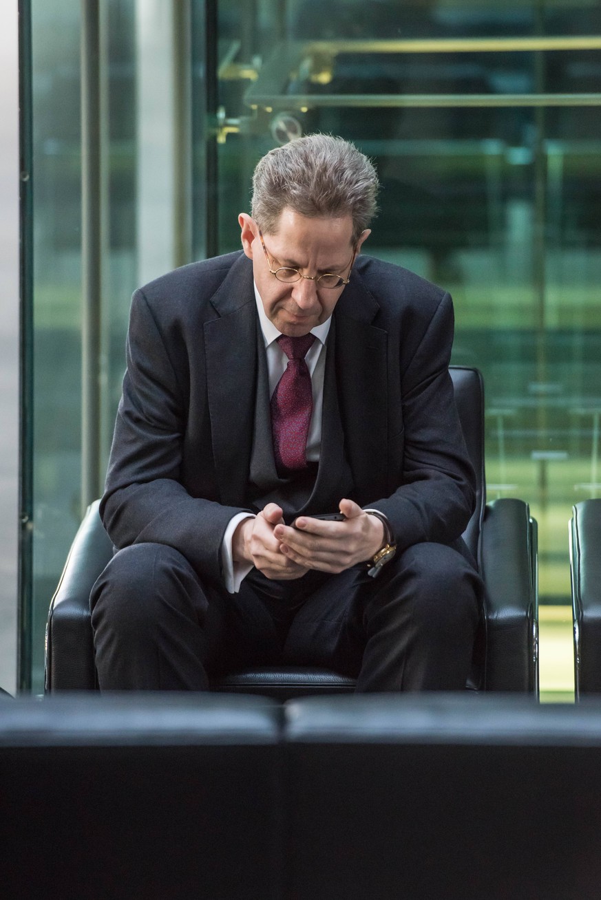 Berlin Innenausschuss Hans-Georg Maassen Verfassungsschutzpraesident Hans-Georg Maassen vor der nichtoeffentlichen Innenausschuss-Sitzung des Deutschen Bundestag am Montag den 13. Februar 2017. Sitzun ...