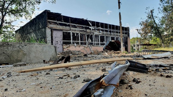 Eindrücke aus Pribugske - einem Vorort der ukrainischen Stadt Mykolajiw. Dieser Ort war bis vor wenigen Tagen noch von russischen Truppen besetzt. Er steht weiterhin unter dauerbeschuss.