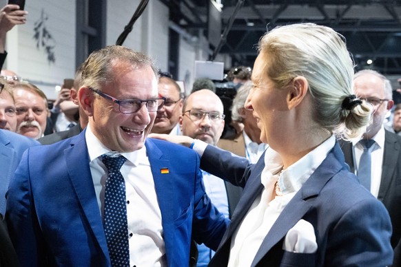 Freude bei Tino Chrupalla und Alice Weidel.