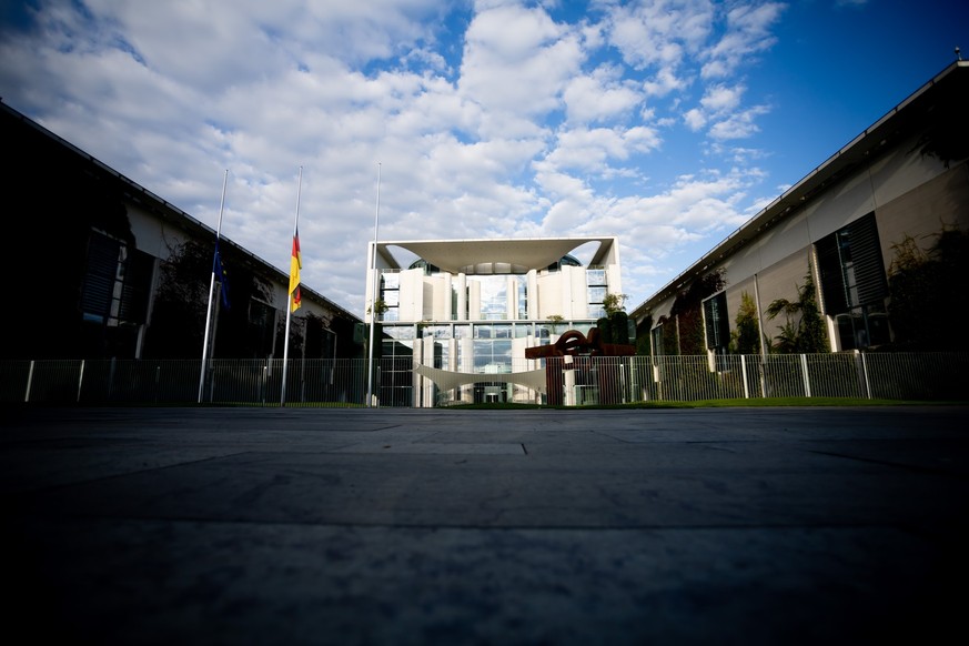 03.09.2022, Berlin: Das Bundeskanzleramt am Morgen. Dort treffen sich heute die Koalitionsspitzen zum Koalitionsausschuss. Foto: Christoph Soeder/dpa +++ dpa-Bildfunk +++