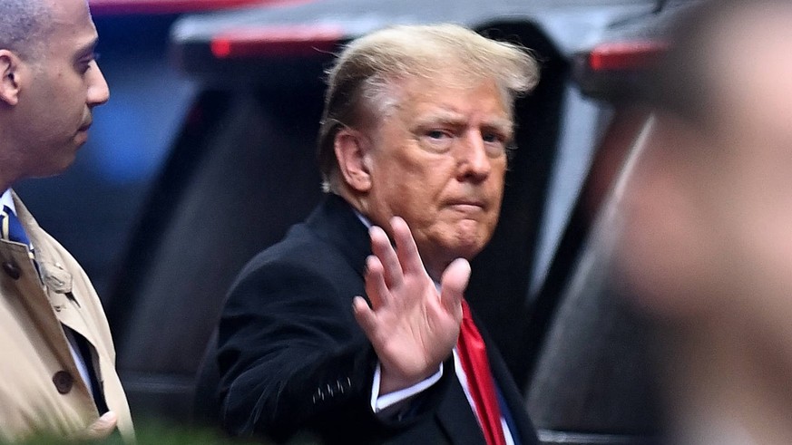 January 26, 2024, New York, New York, USA: Former President DONALD TRUMP leaves Trump Tower on Fifth Avenue on his way to Federal Court for the ongoing defamation trial brought by E.Jean Carroll in lo ...