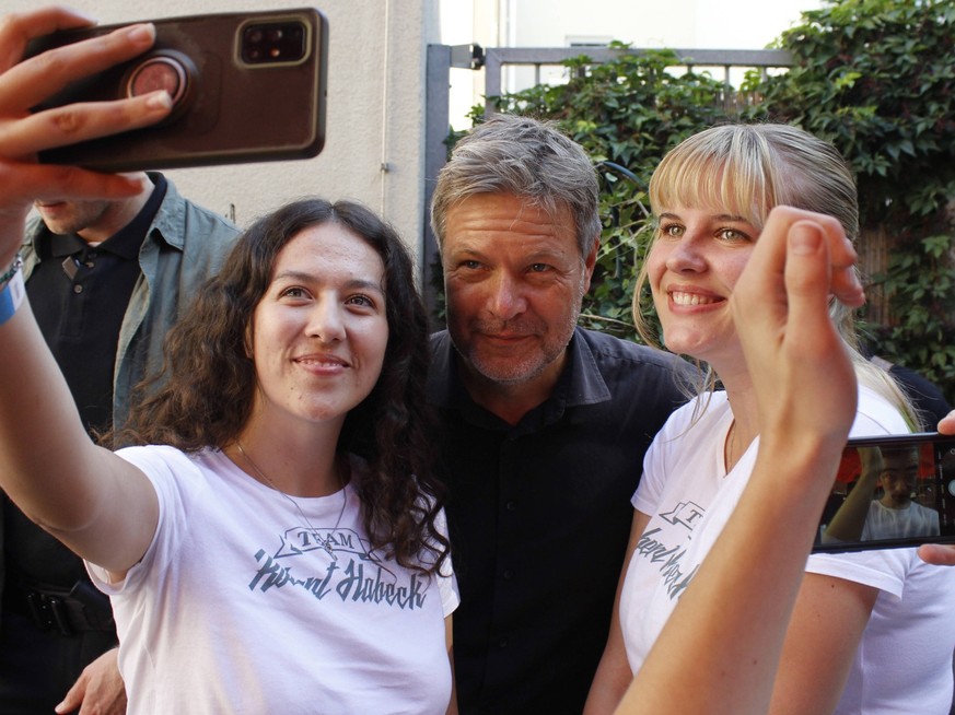 Politische Mittagspause mit Robert Habeck in Erfurt Erfurt, 29.08.2024 Politische Mittagspause mit Robert Habeck und dem Bündnis90/Die Grünen Thüringen im CafÃ Nerly in Erfurt Im Thüringen Deutschland ...