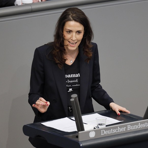 Nicole Bauer in der 219. Sitzung des Deutschen Bundestages im Reichstagsgebäude. Berlin, 26.03.2021