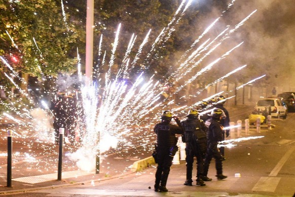 2nd Night Of Violent Protests Over Police Killing - Nanterre Second night of rioting in Nanterre between young people and the police following the death of a 17-year-old following a roadside check, in ...