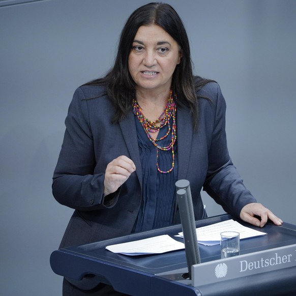 Aktuell, 01.10.2020, Berlin Ekin Deligoez im Portrait bei ihrer Rede zur Haushaltsdebatte bei der 180. Sitzung des Deutschen Bundestag in Berlin
