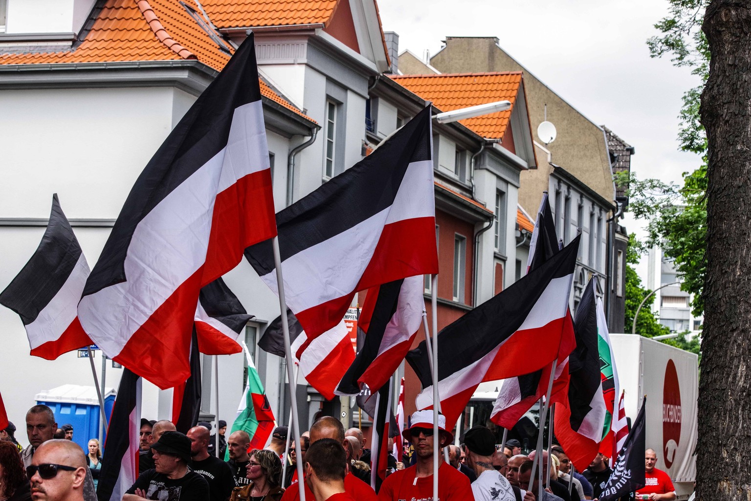 May 25, 2019 - Dortmund, Nordrhein Westfalen, Germany - The 1933-1935 German flags waved by neonazis in Dortmund, Germany. Prior to the European Elections, the neonazi party Die Rechte (The Right) org ...