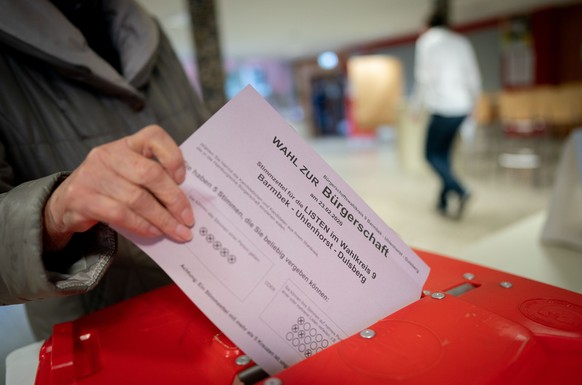 In Hamburg dürfen 1,3 Millionen Wahlberechtige heute eine neue Bürgerschaft wählen.